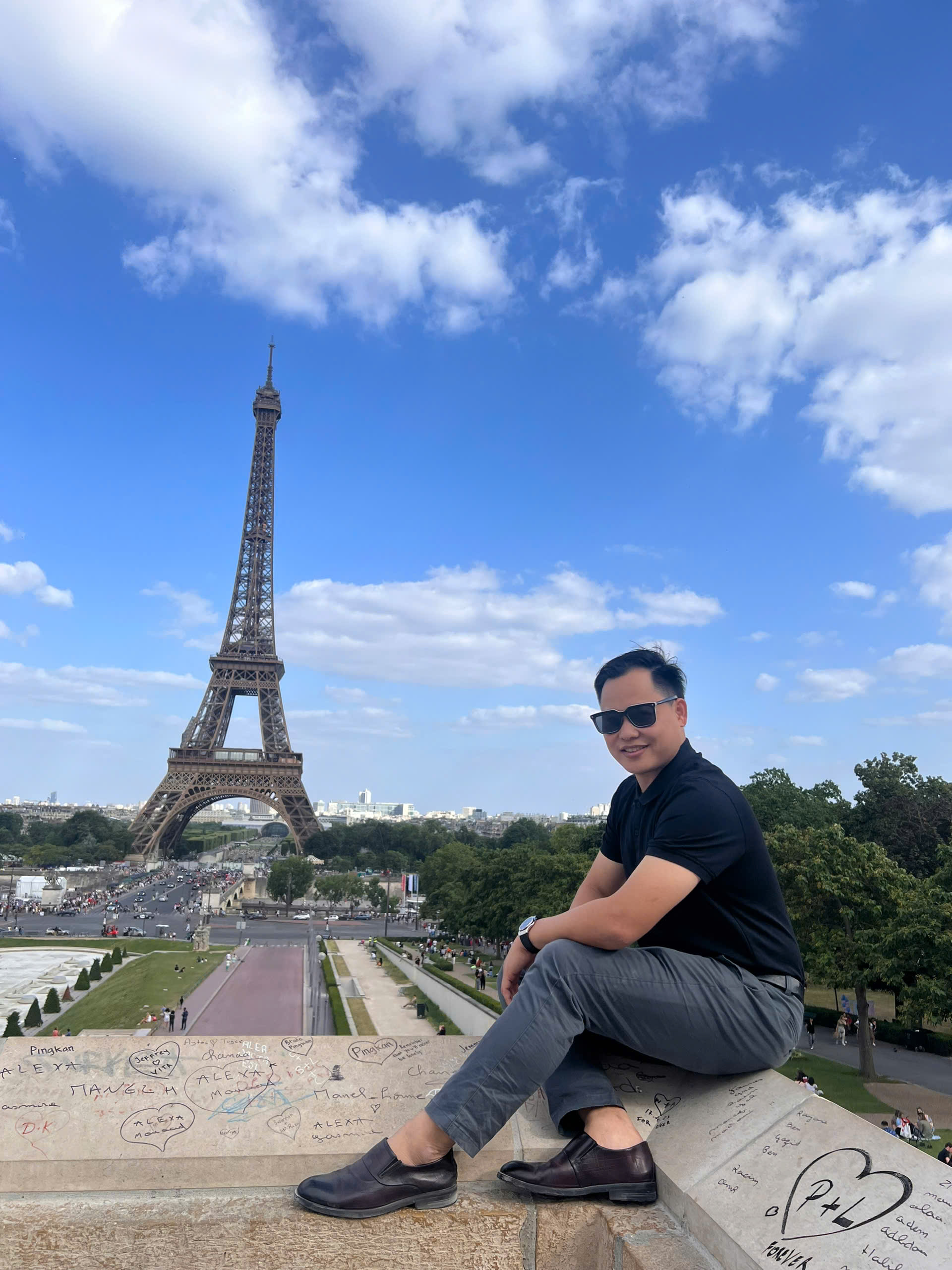 Tận tâm với khách hàng