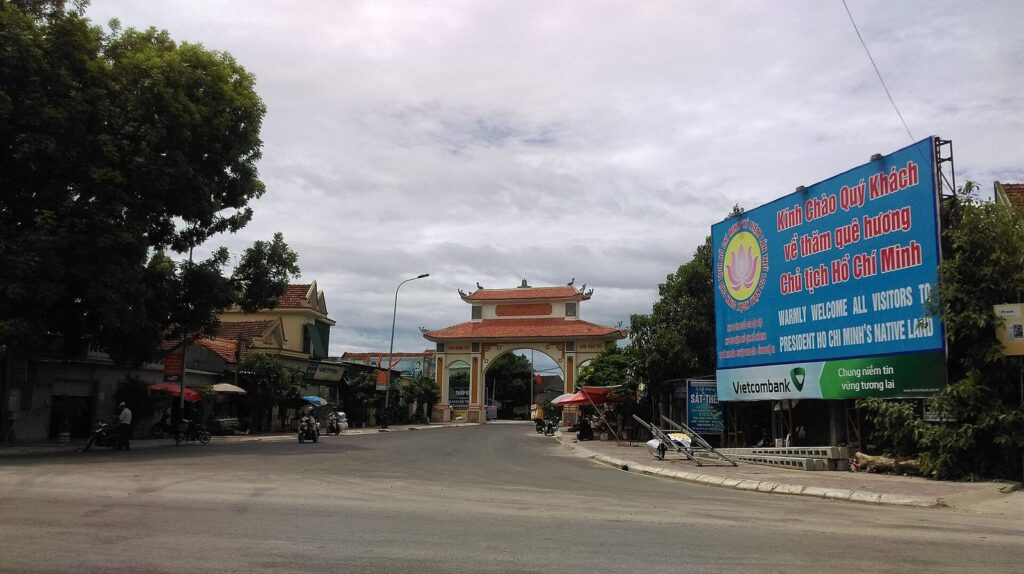 Cổng chào làng Hoàng Trù và Mậu Tài, xã Kim Liên