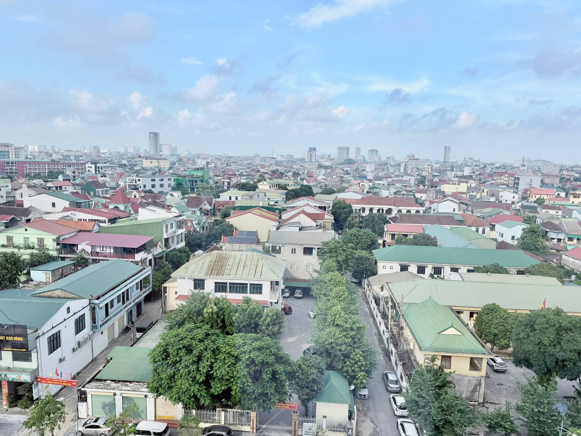 Nhà đất trung tâm TP Vinh nhìn từ trên cao – ảnh thực tế Hoàng Sỹ Sáng chụp